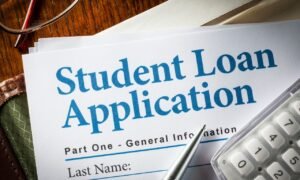 How Credit Reporting Agencies Track Student Loans